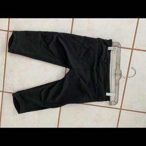 Lululemon black crop pants